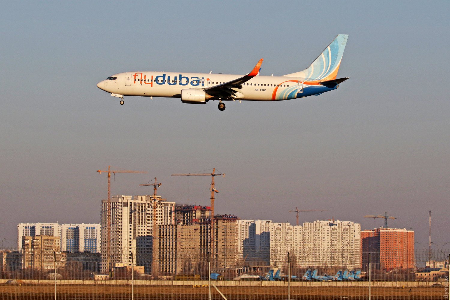 Самолет дубай сегодня. Fly Dubai Boeing 737. Боинг 737 Флай Дубай. Boeing 737-800 Флай Дубай. Боинг 737-700 Флай Дубай.