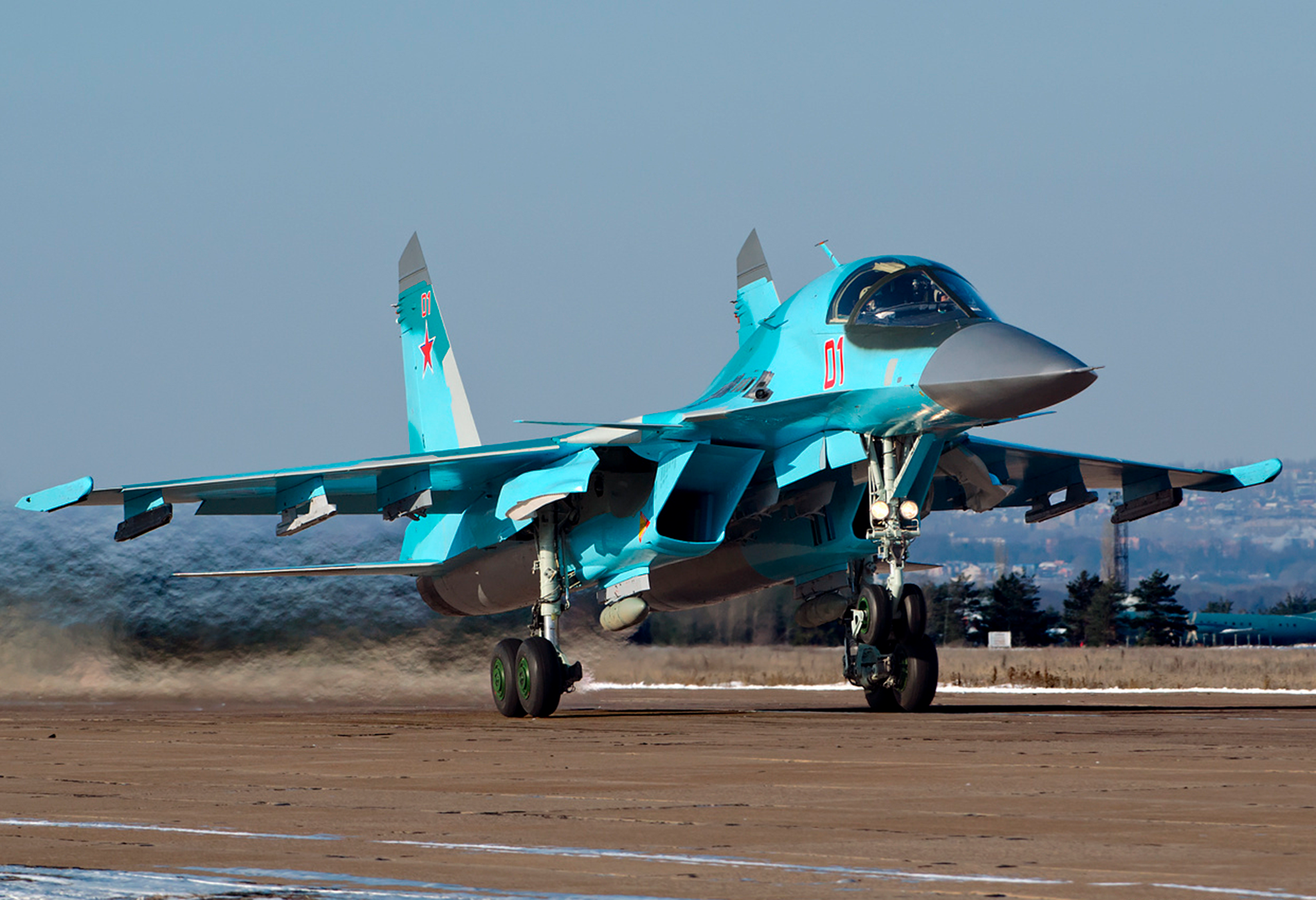 Самолеты су фотографии. Су-34 бомбардировщик. Су34 самолет. Самолёт истребитель Су 34. Сверхзвуковой истребитель-бомбардировщик Су-34.