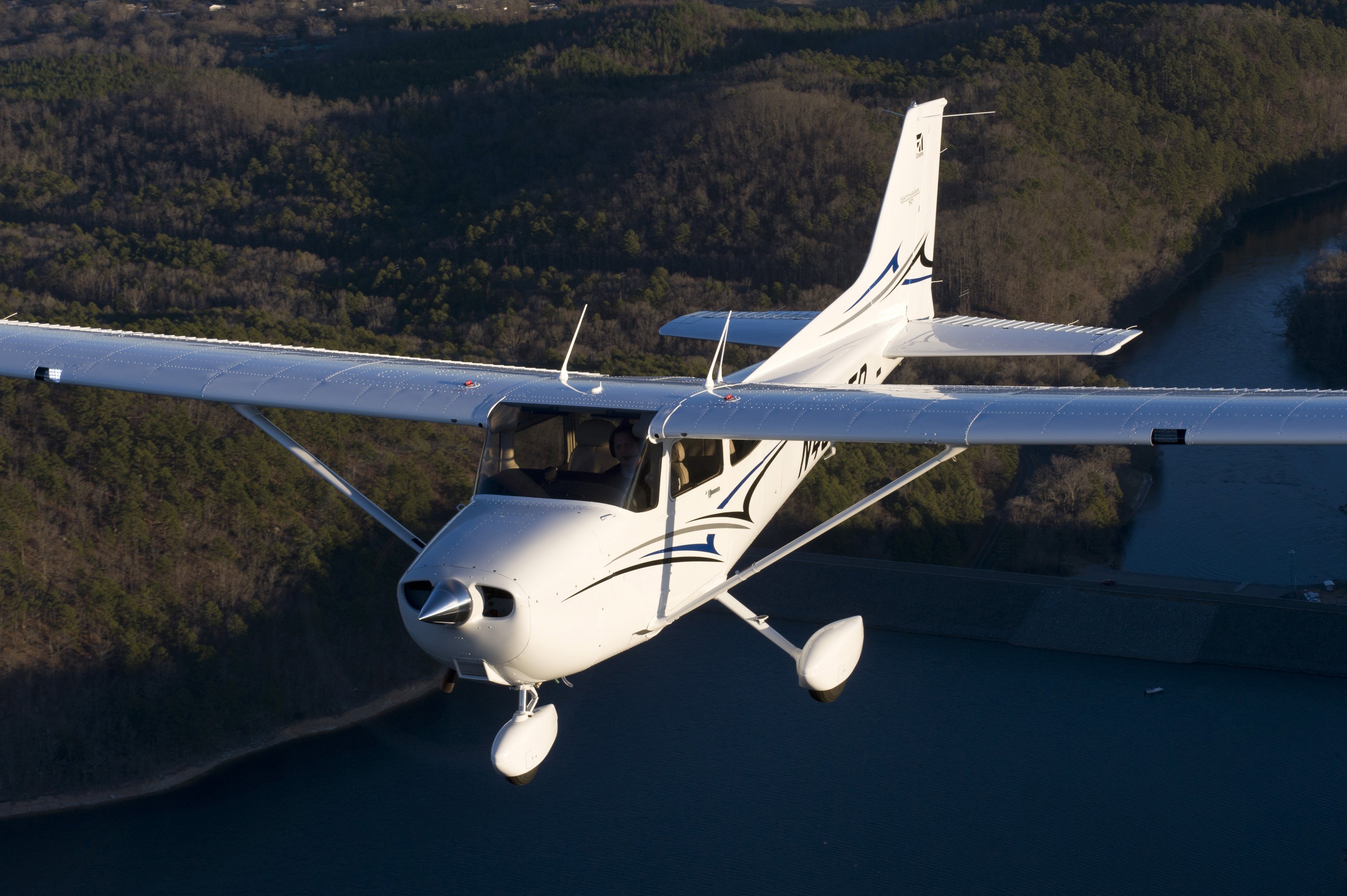 Cessna. Cessna 172. Самолет Cessna 172s. Полет на Cessna 172. Cessna самолёты Cessna.