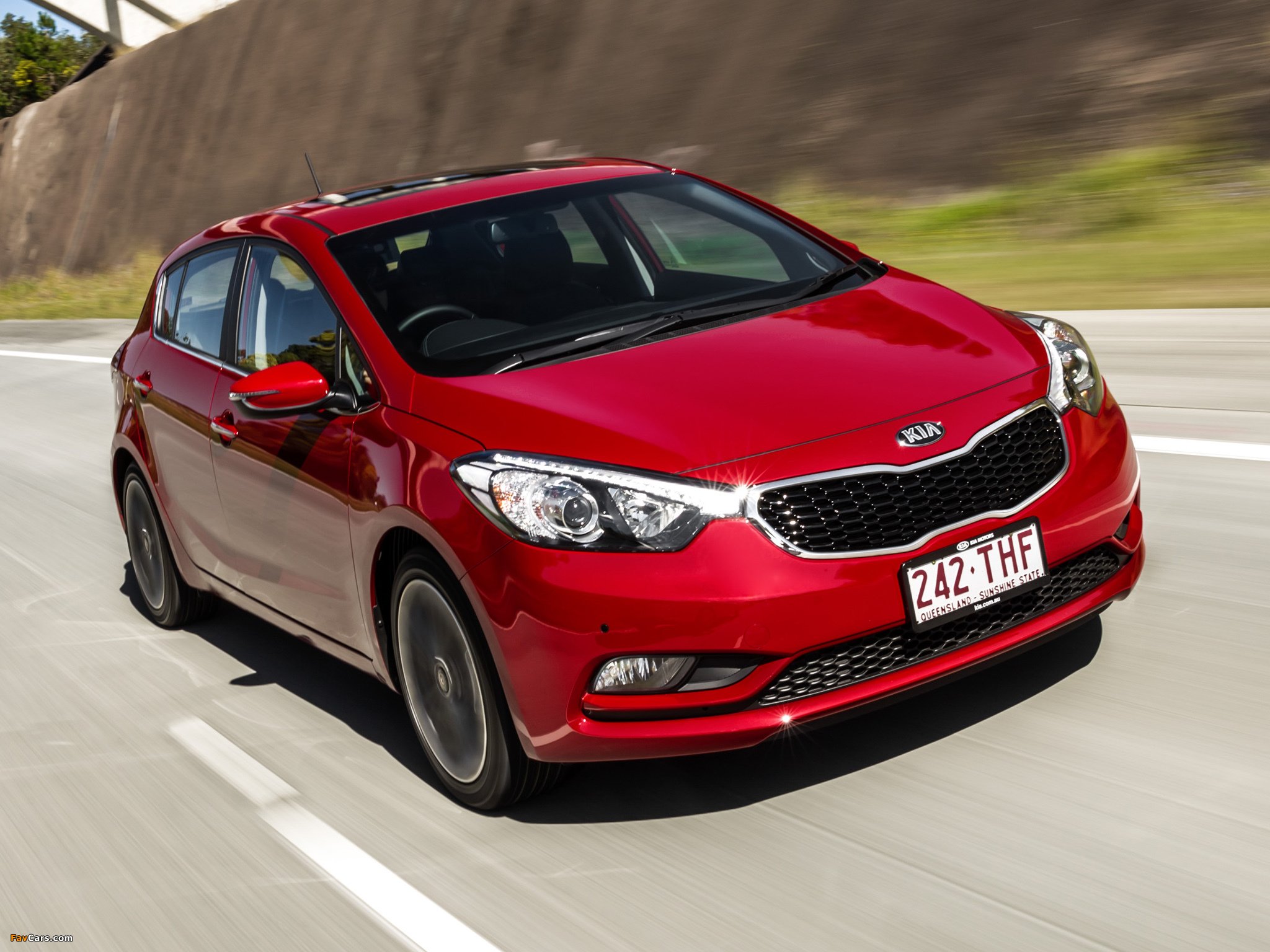 Церато хэтчбек. Kia Cerato хэтчбек 2015. Киа Серато 2013. Kia Cerato Hatchback 2013. Kia Cerato 2014 хэтчбек.