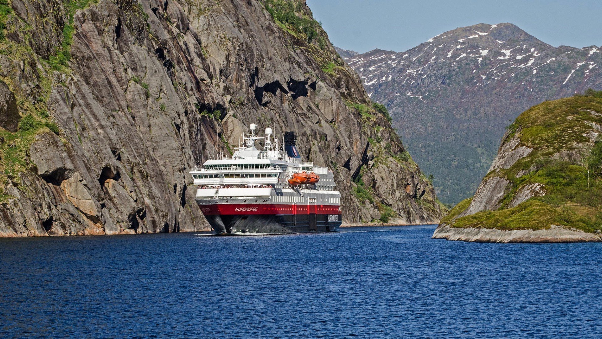 Isla Fiord ship