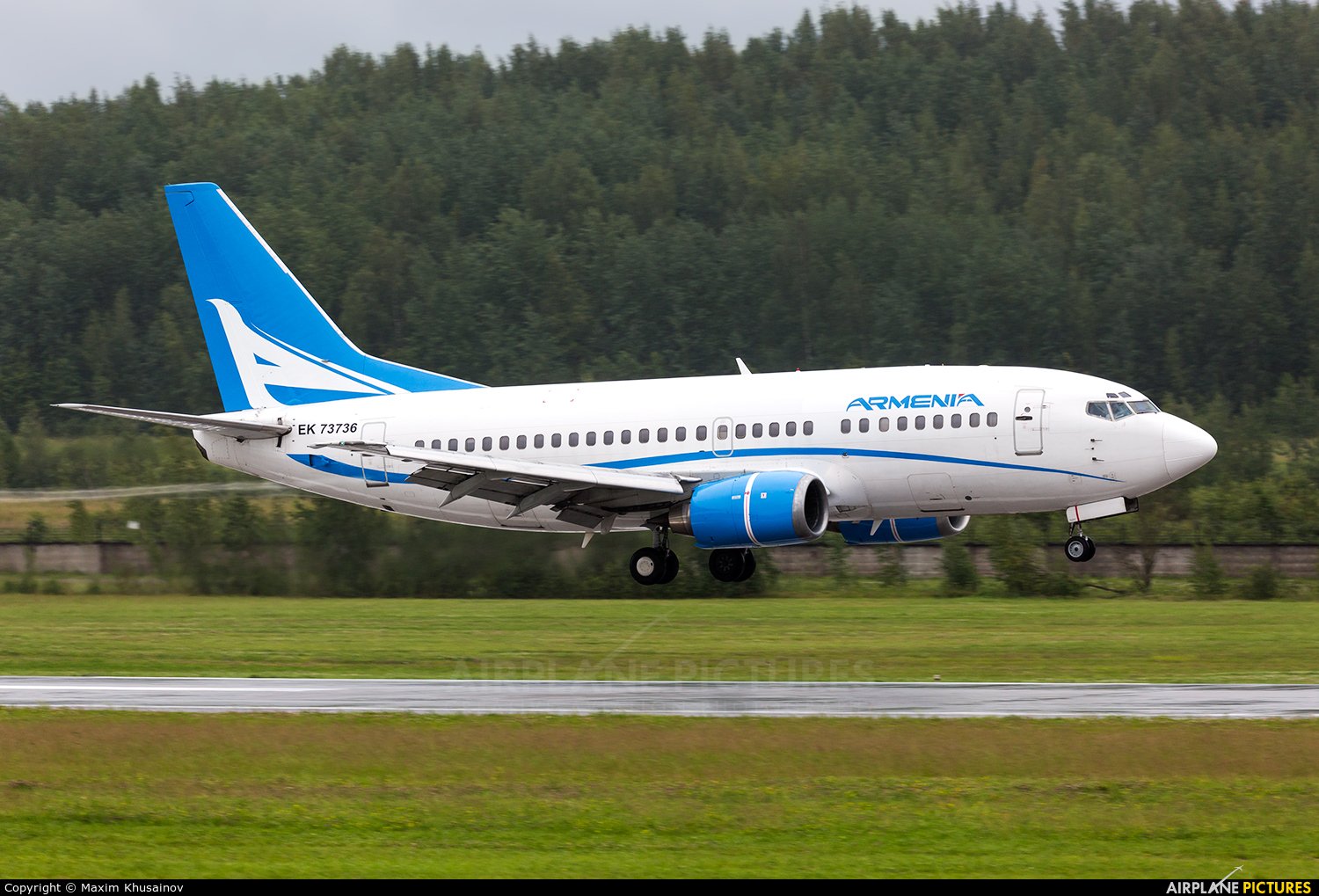 Сайт авиакомпании армении. Боинг 737 Ширак авиа. Boeing 737-500 Ширак авиа. Боинг 737 Armenia Airways. Armenia Airways Боинг 737-500.