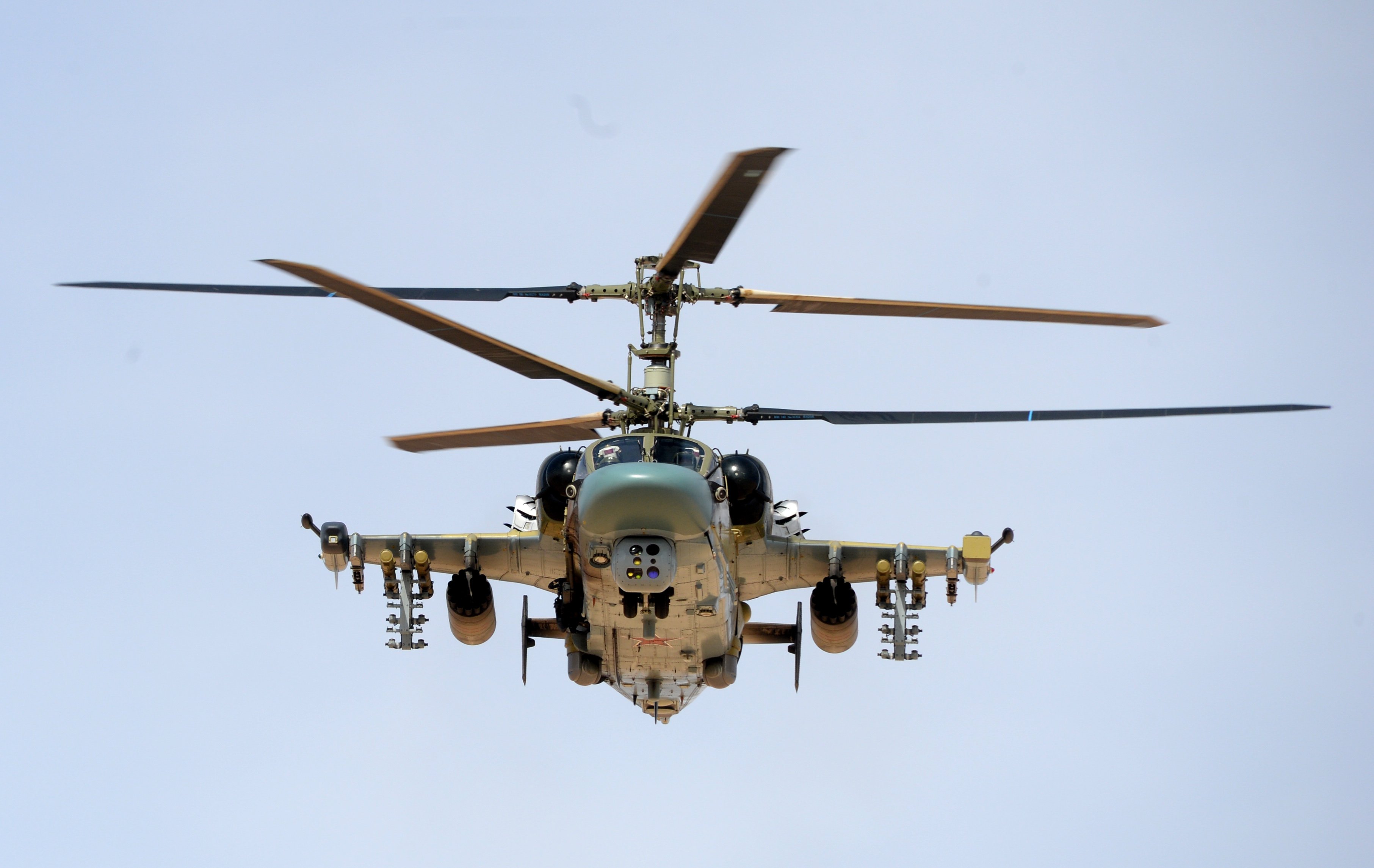 Вертолет перебрасывал отряд. Вертолёт к-52 Аллигатор. Вертолет ка-52 "Аллигатор". Ка-52 вертолёт Аллигатор в Сирии. Военный вертолёт ка-52 Аллигатор.