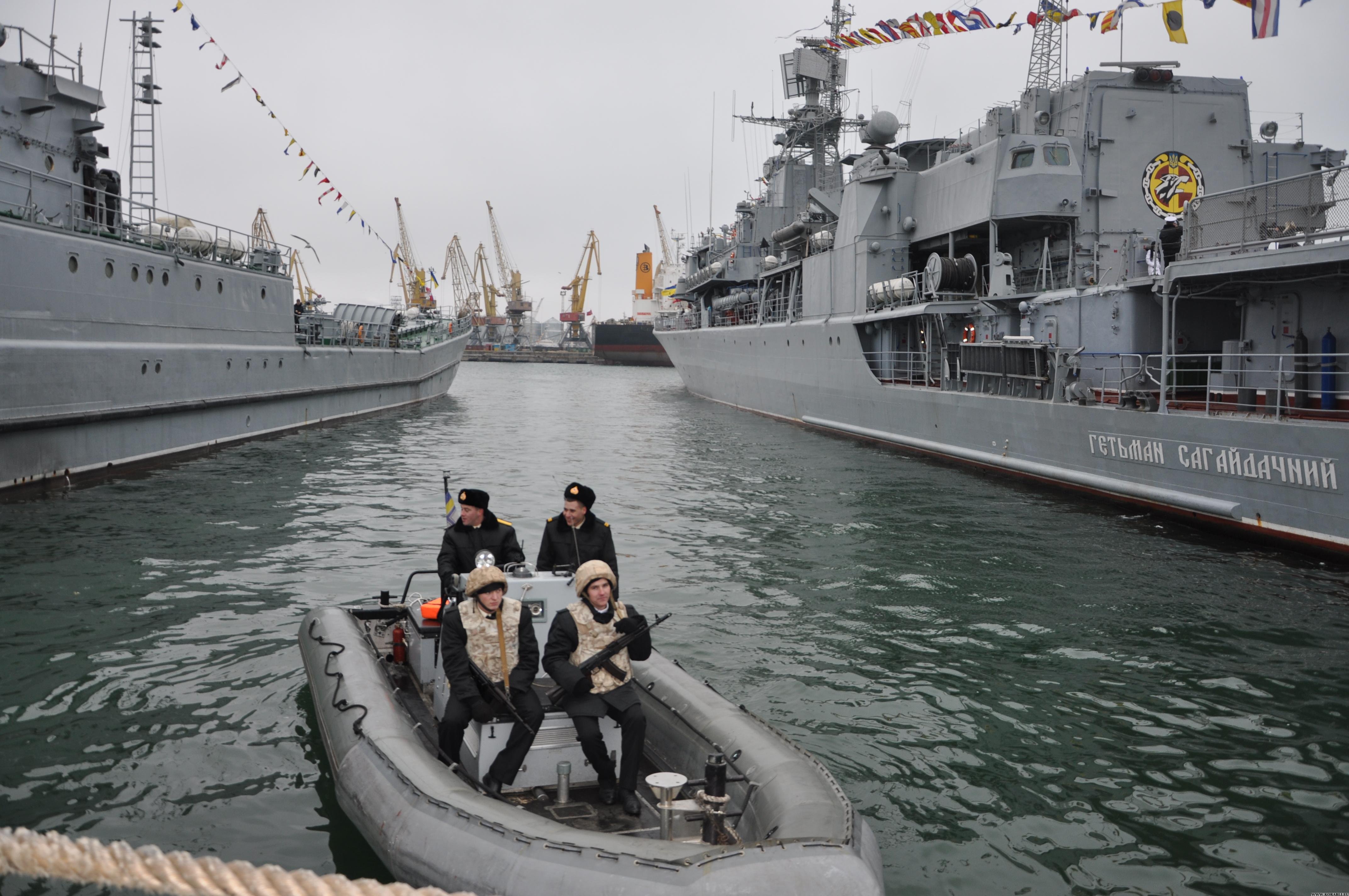 Фрегата сагайдачный. Фрегат Гетьман Сагайдачний. Корабль Украины Гетман Сагайдачный. Гетман Сагайдачный корабль затоплен. Флагман украинского флота Гетман Сагайдачный.