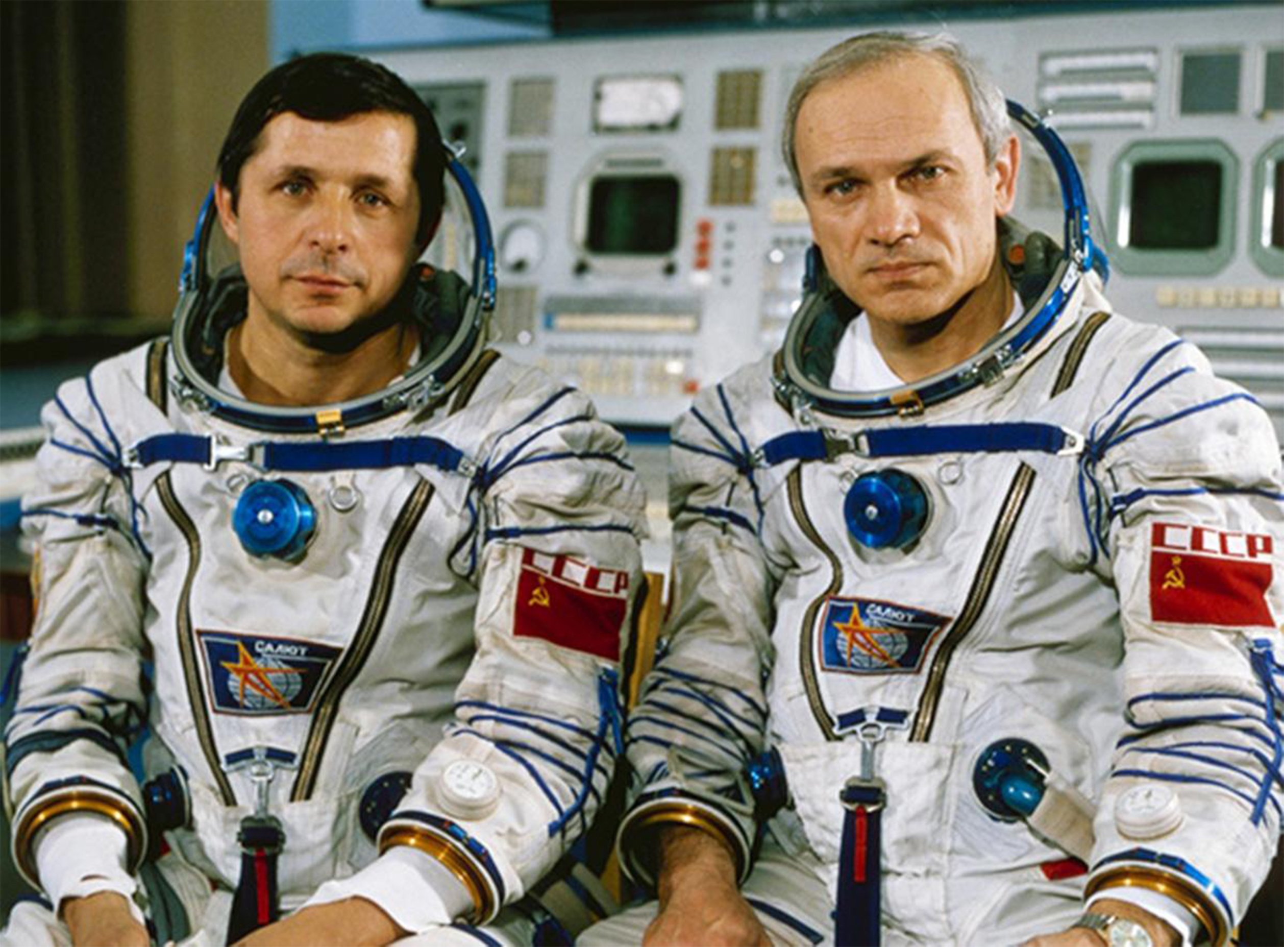 Реальны ли космонавты. Салют 7 космонавты Джанибеков и Савиных. Салют 7 Джанибеков Савиных.