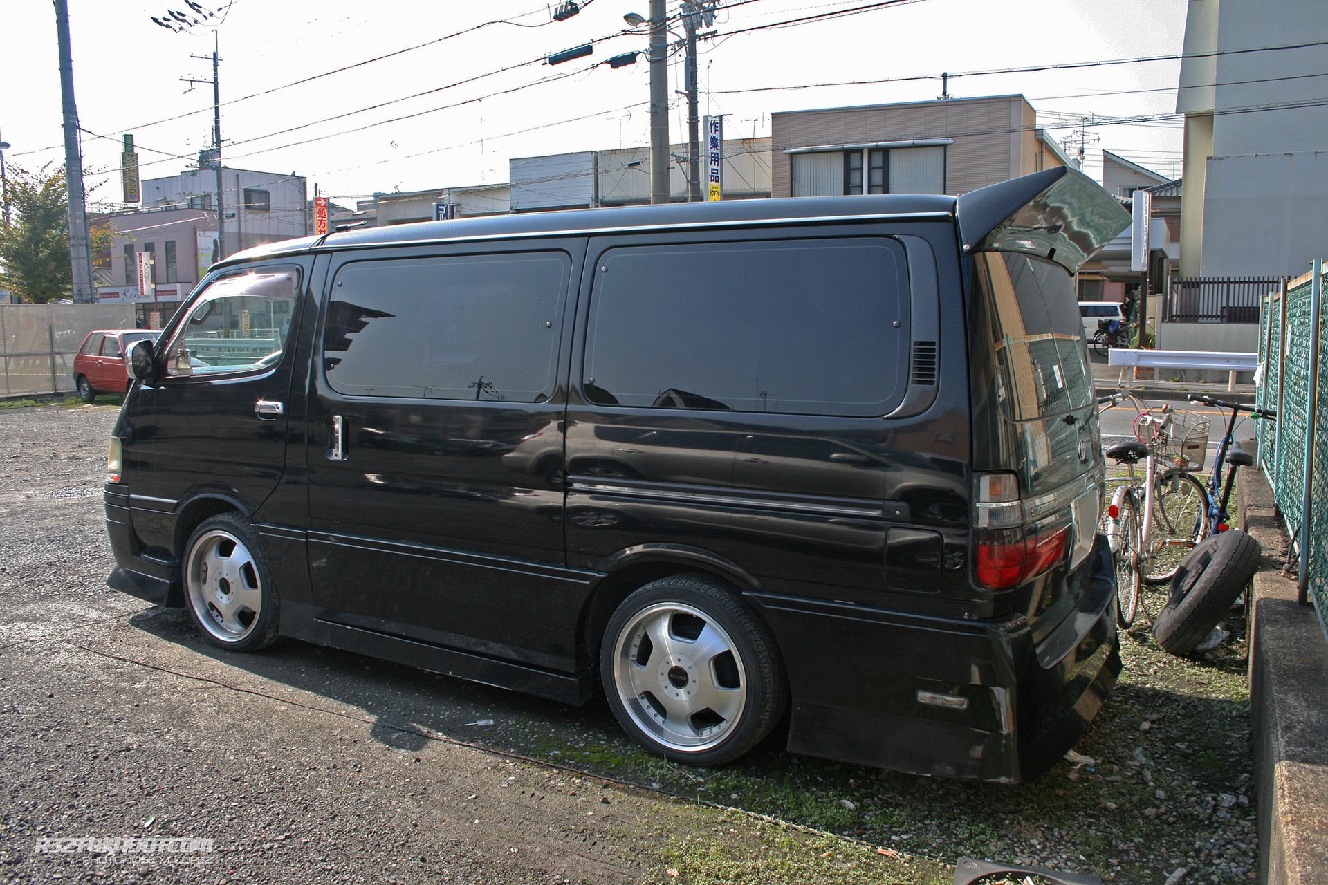 Купить кузов хайса. Toyota Hiace Tuning h100 h106. Toyota Hiace 1992 обвес. Тойота Хайс 100. Toyota Hiace h100 обвес.