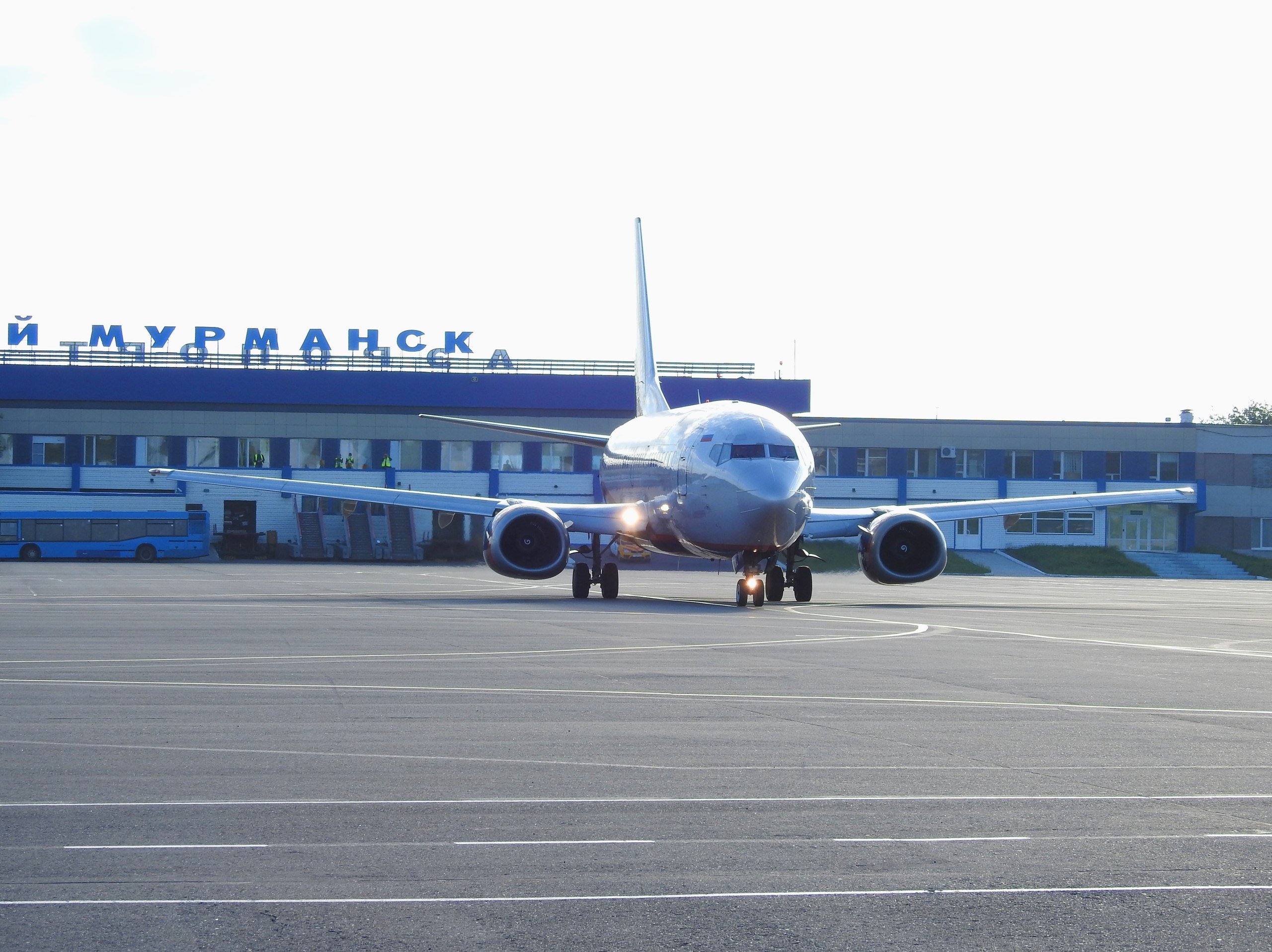 Череповец мурманск самолет. Аэропорт Мурманск. Аэропорт Череповец самолеты. Мурманские авиалинии самолёты. Авиакомпания Заполярье.