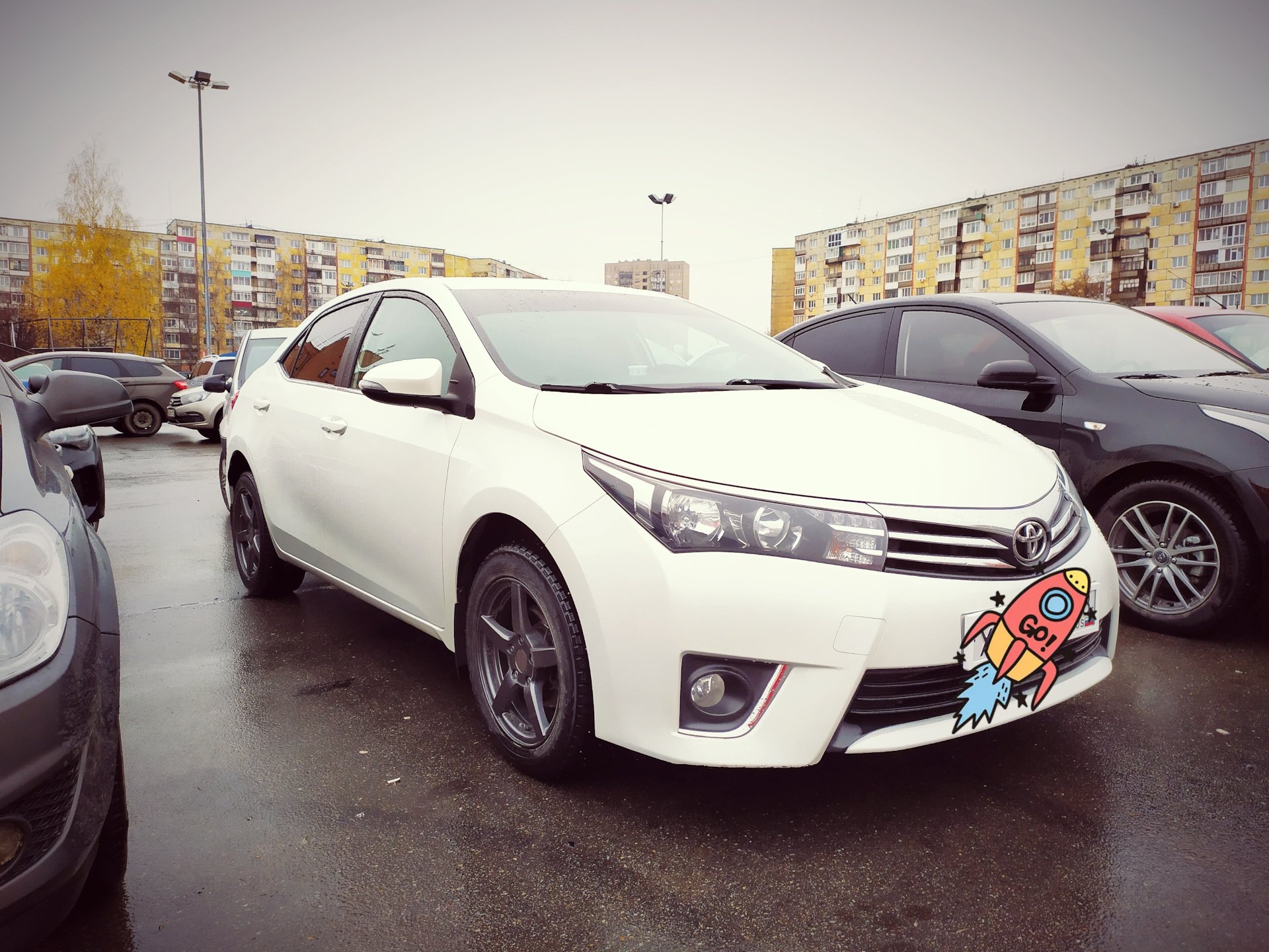 Toyota corolla белая. Тойота Королла 160. Тойота Королла белая 2014. Диски Тойота Королла 160 кузов.