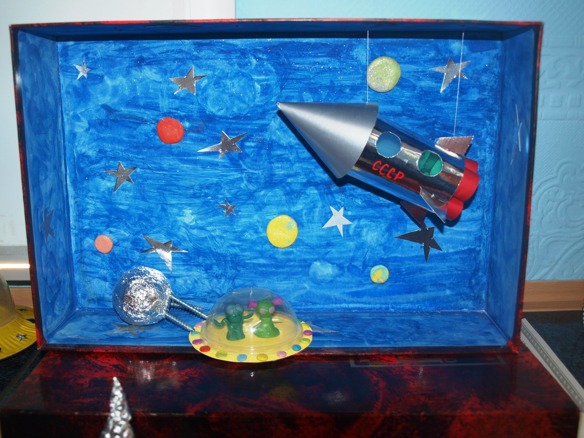 поделки в день космонавтики в детский сад своими руками