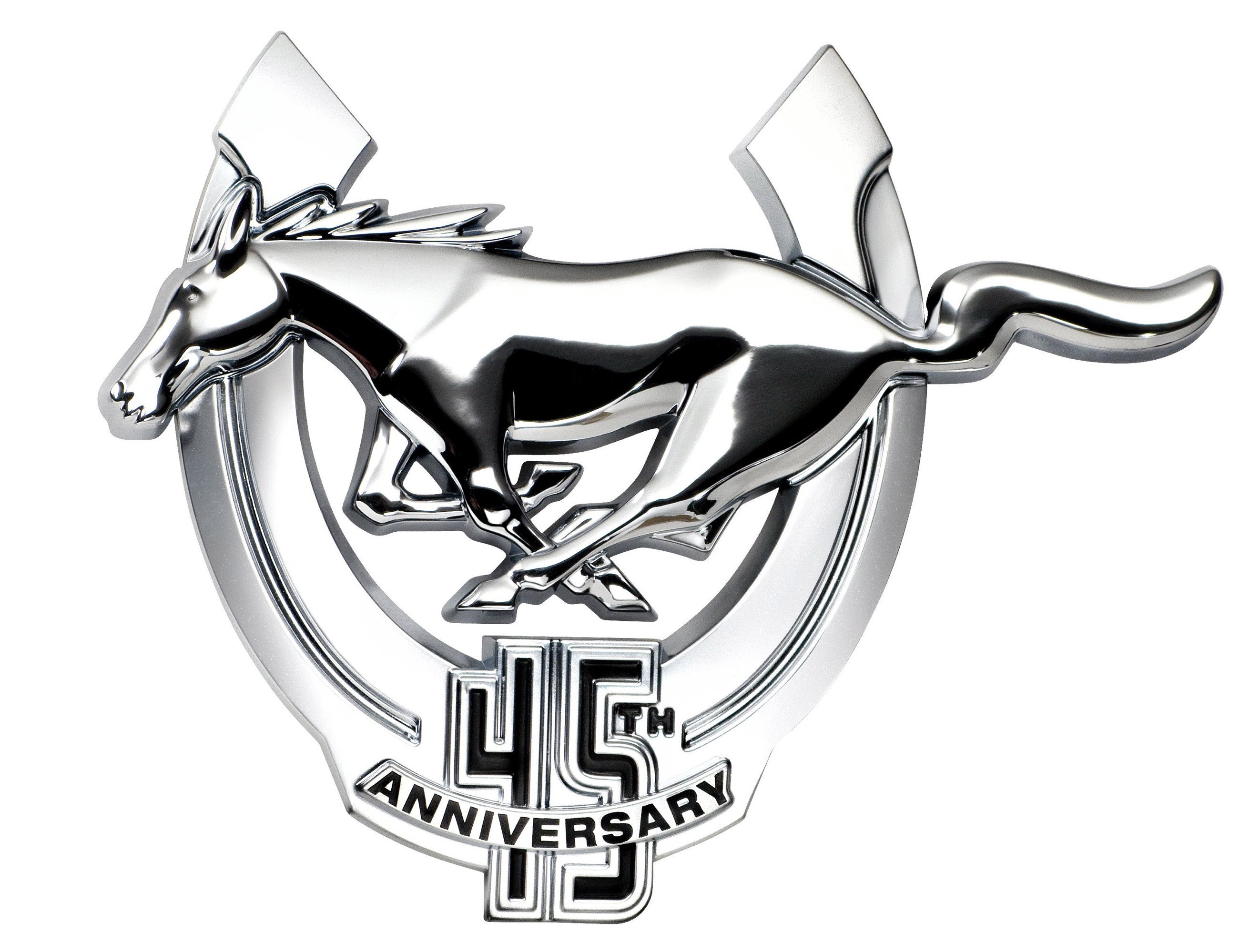 Буквы мустанг. Ford Mustang марка. Значок марки Форд Мустанг. Логотип Форд Мустанг на машине. Марка авто с лошадью.