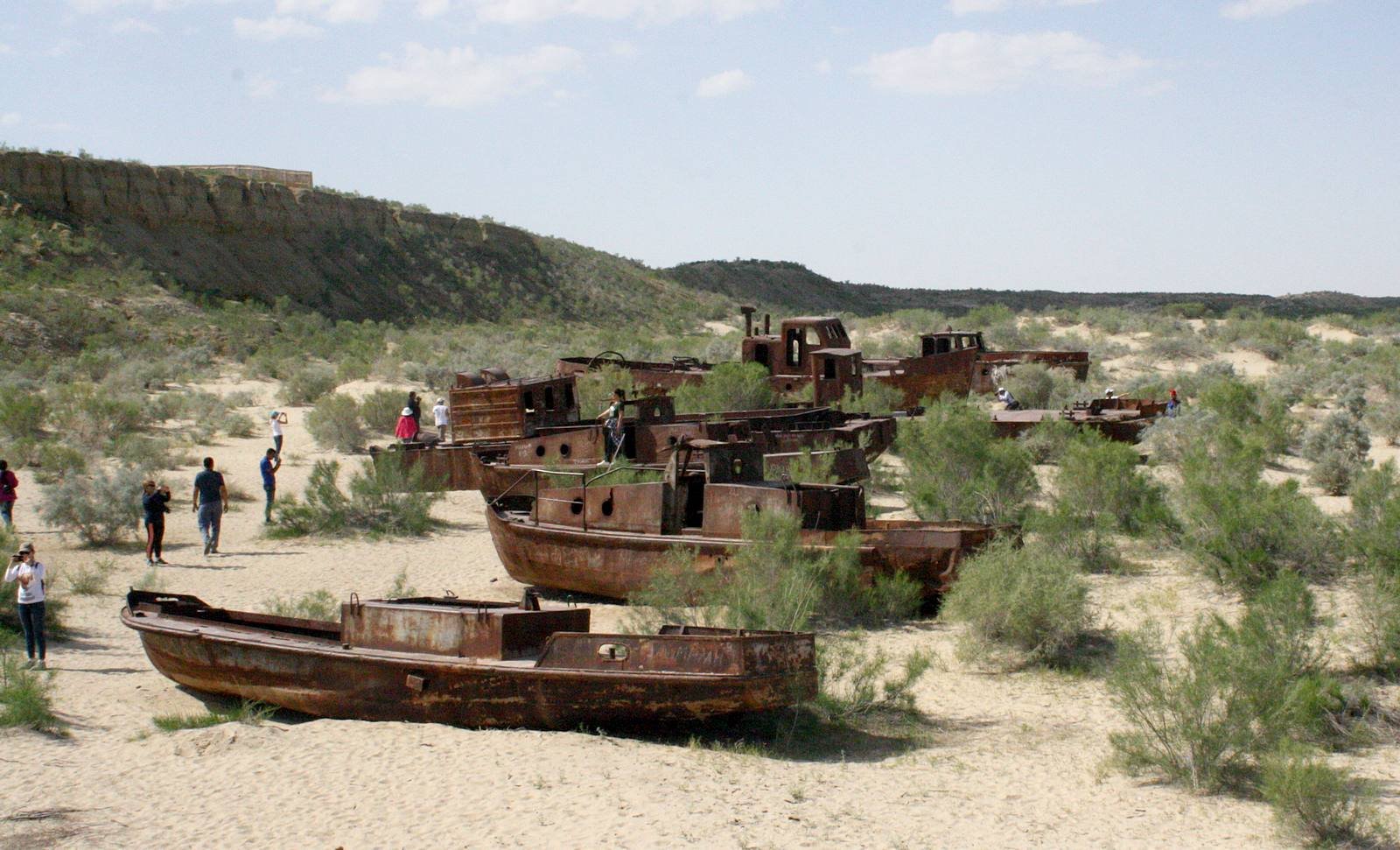 корабли в аральском море