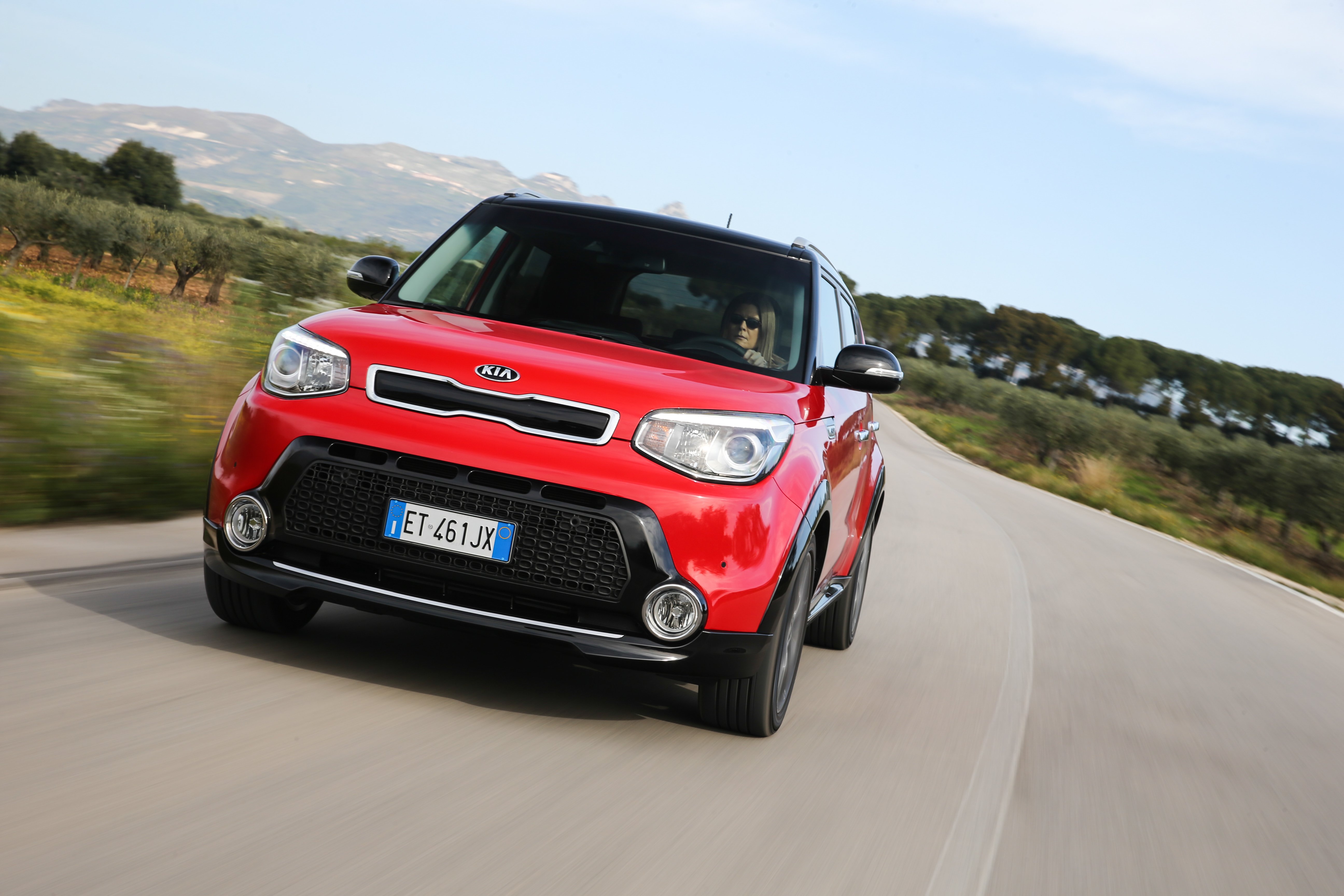 Soul edition. Киа соул 2. Мини Купер и Киа соул. Киа соул 555. Kia Soul 2015.