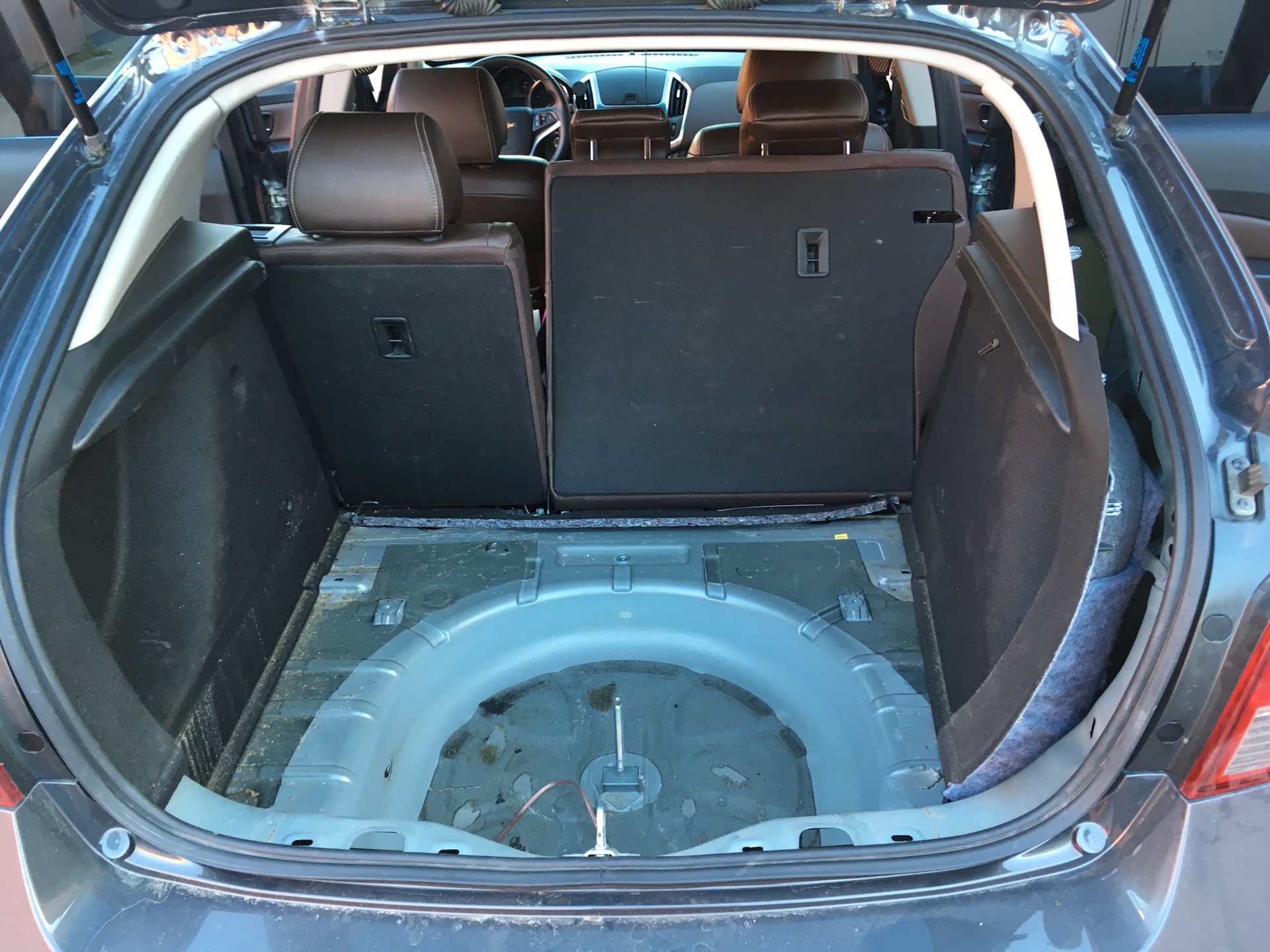 Chevrolet Cruze 2013 седан багажник