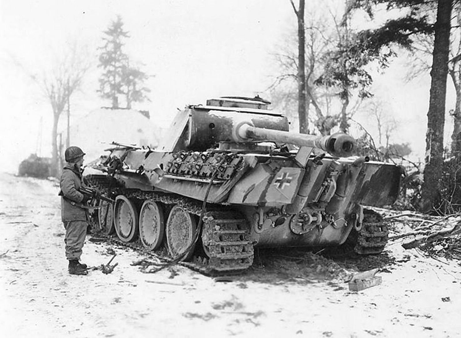 Танк пантера вермахта. Немецкий танк пантера 2 мировой войны. Танк пантера 1945. Пантера танк второй мировой. Танк пантера вторая мировая 1944.