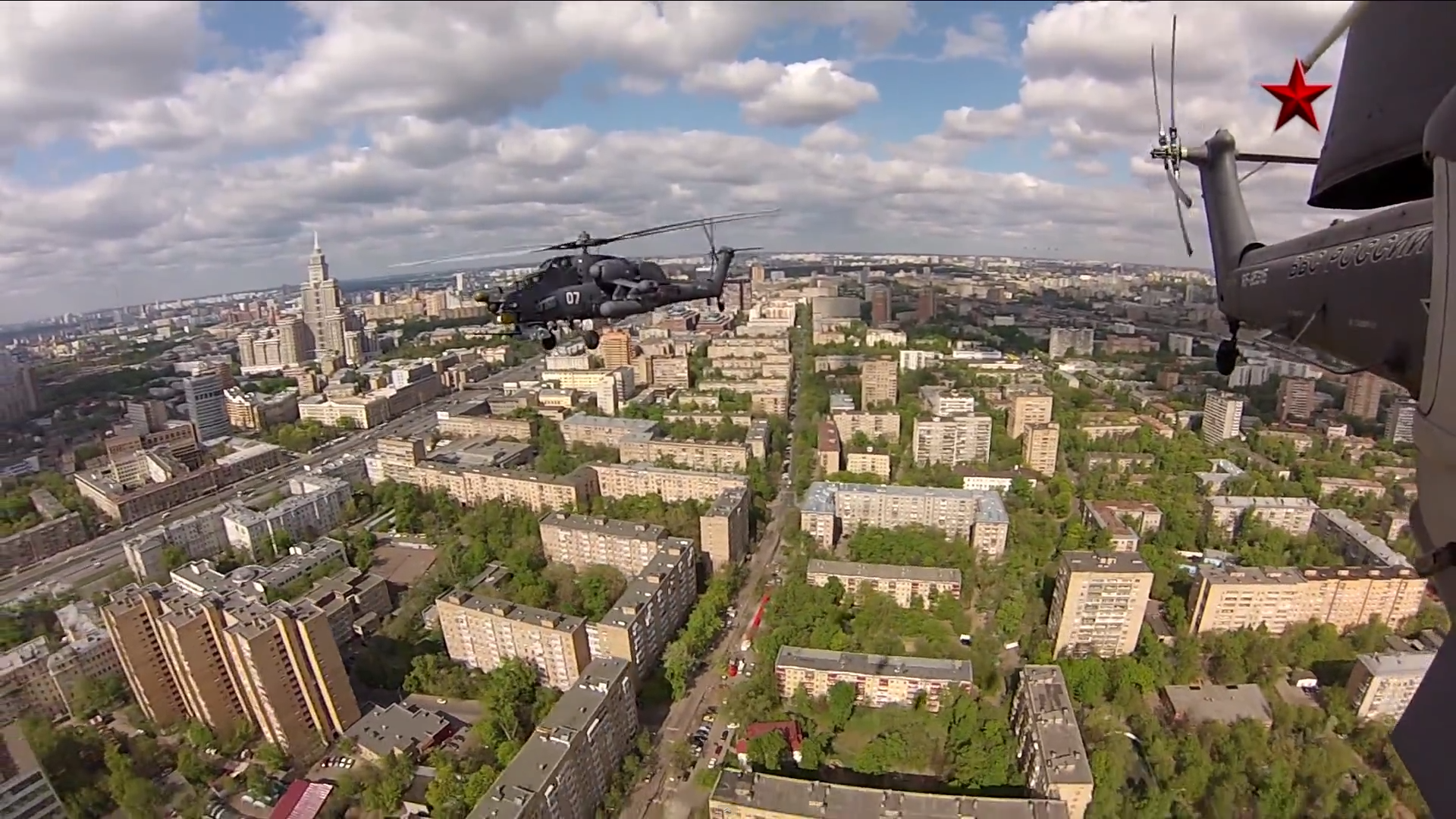 Над москвой. Город Жуковский с высоты птичьего полета. Зарядье Москва с высоты птичьего полета. Полет над Москвой. Москва полёт над Москвой.