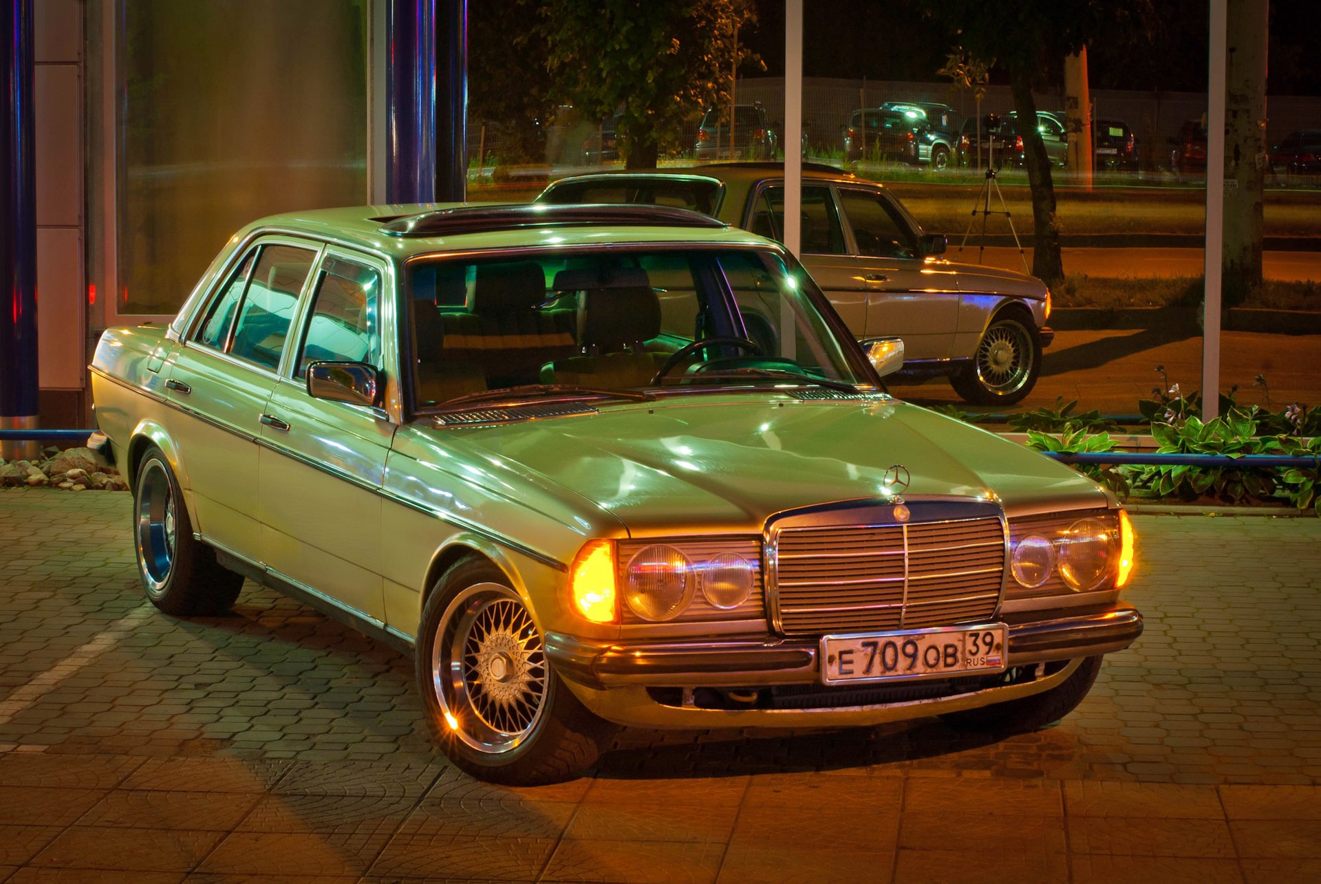 Mercedes w123 ratlook