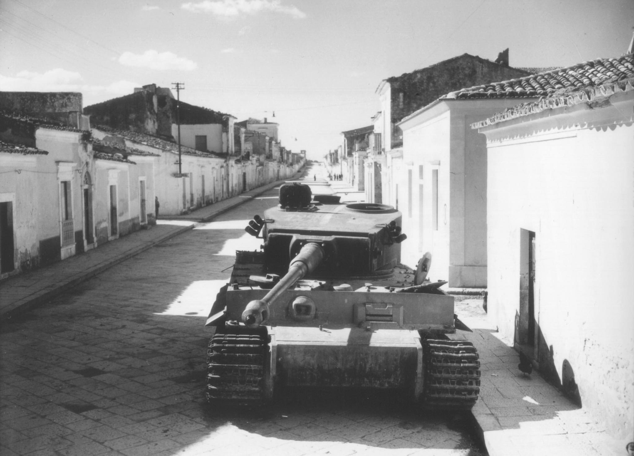 Тигр 1943 года. Танк тигр 1945. Тигр танк 1941. Сицилия 1943. Танк тигр 1943.