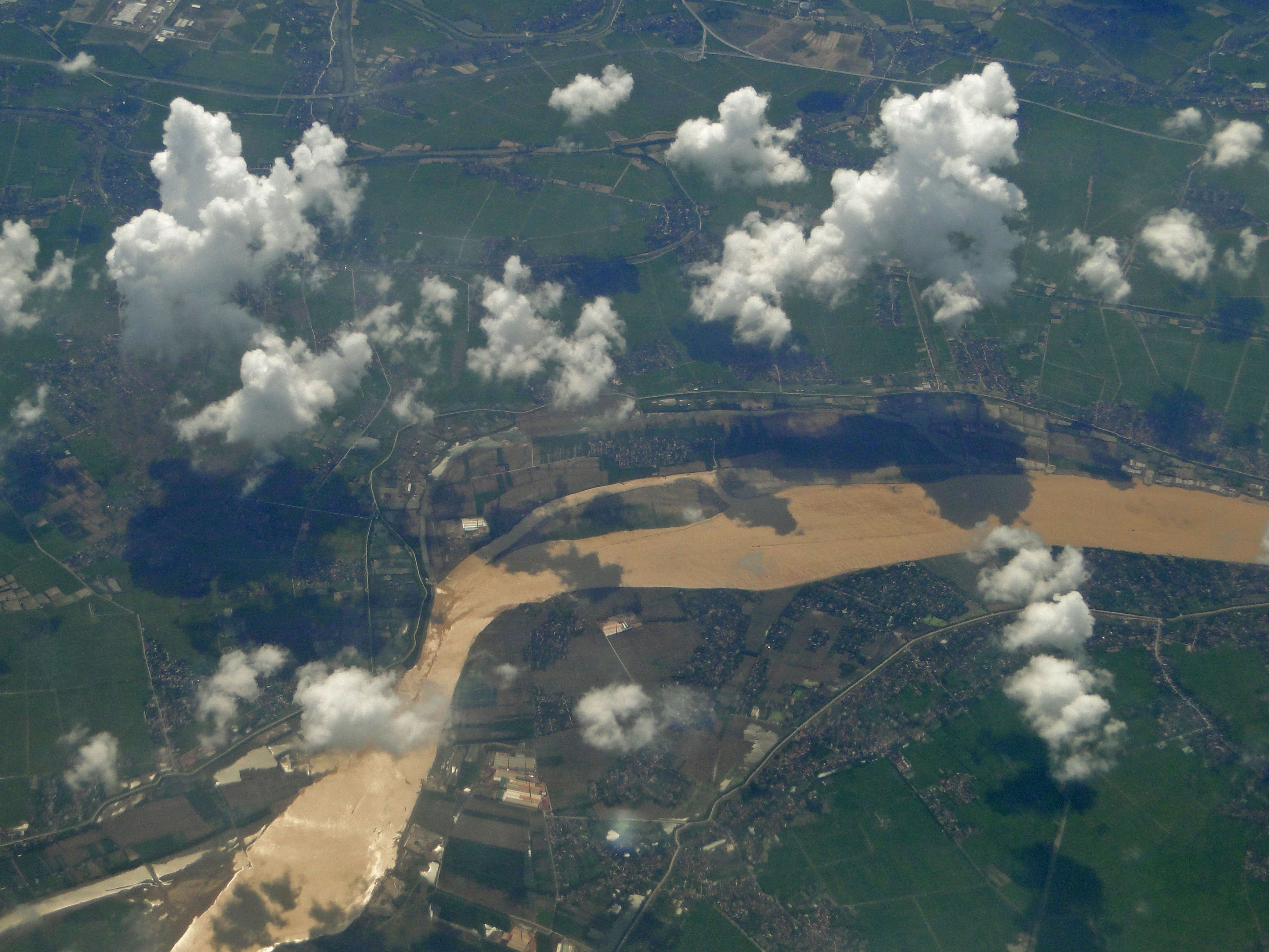 Фото земли с самолета с большой высоты