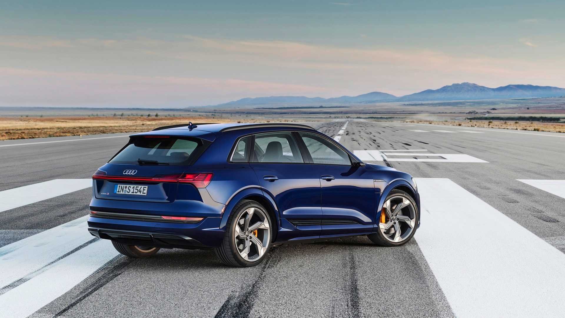 Etron. Audi e-tron s 2021. Audi e tron 2021. Audi e-tron 2020. Audi e tron Sportback 2020.