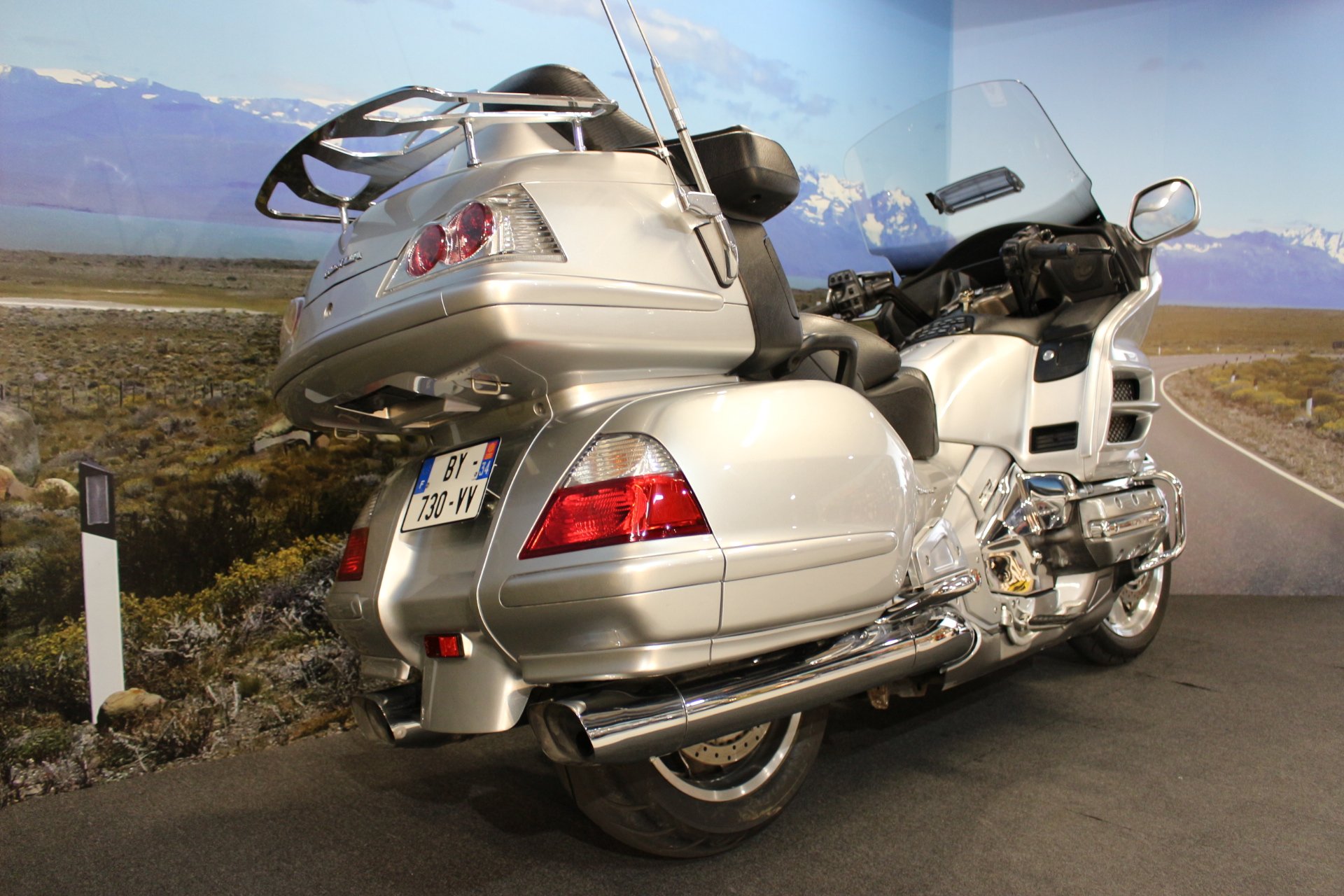 Honda gold wing 1500. Honda gl1500 Gold Wing. Honda Gold Wing 1800. Мотоцикл Honda Gold Wing gl1800. Honda gl1800 Gold Wing.