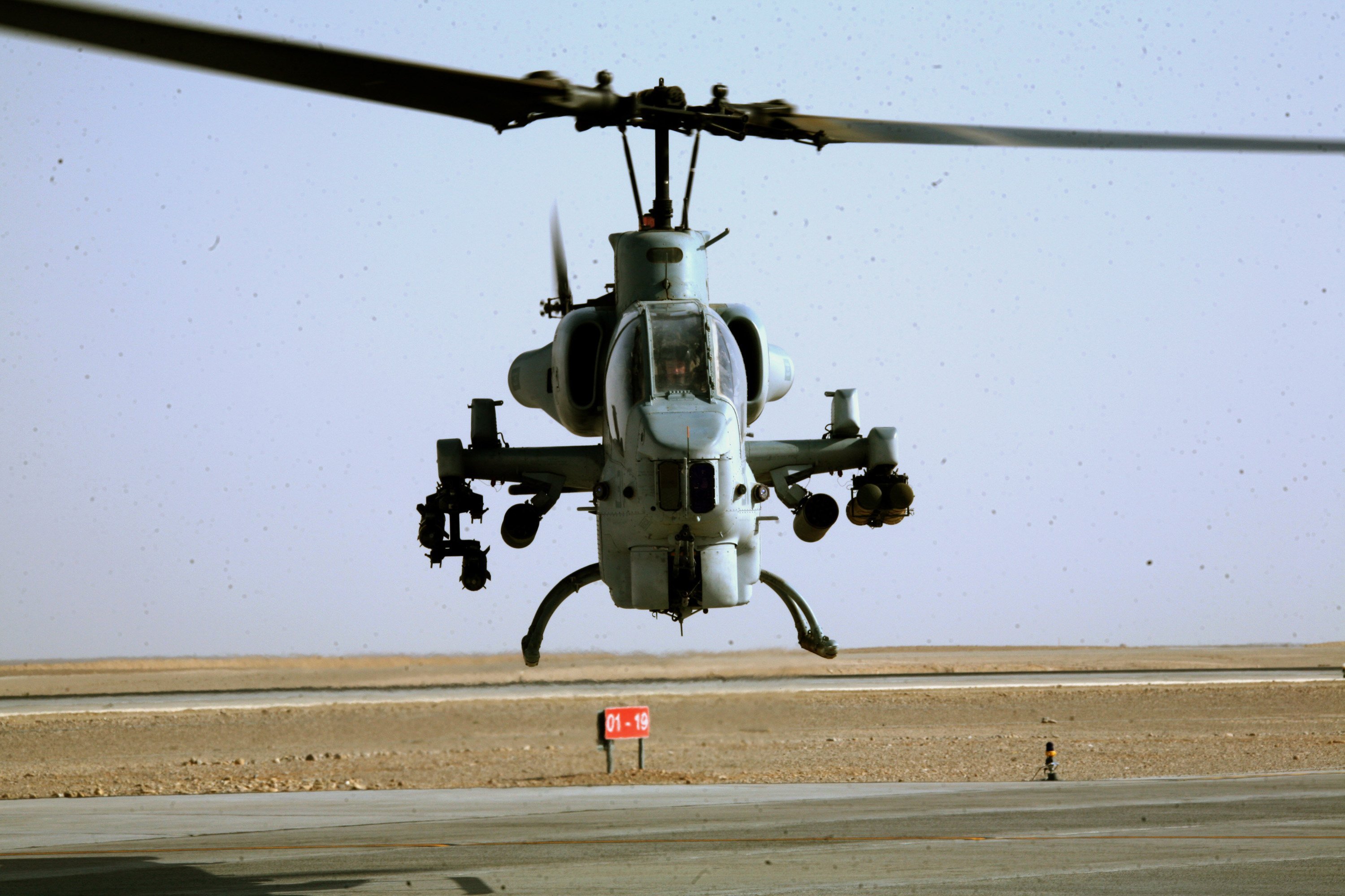 Супер кобра. Вертолет Ah-1w "супер Кобра". Вертолет Ah-1. Ah-1 Cobra. Вертолет Bell Ah-1 Cobra.
