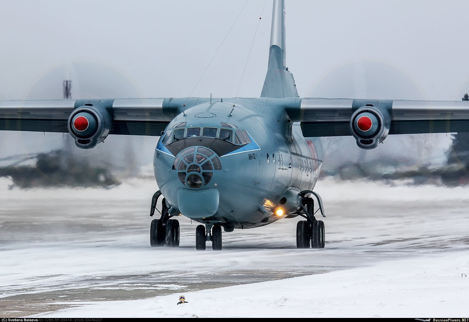 Ан 52. Шасси АН-12. Самолет АН 12. АН-12 Полярный. Шасси самолета АН 12.