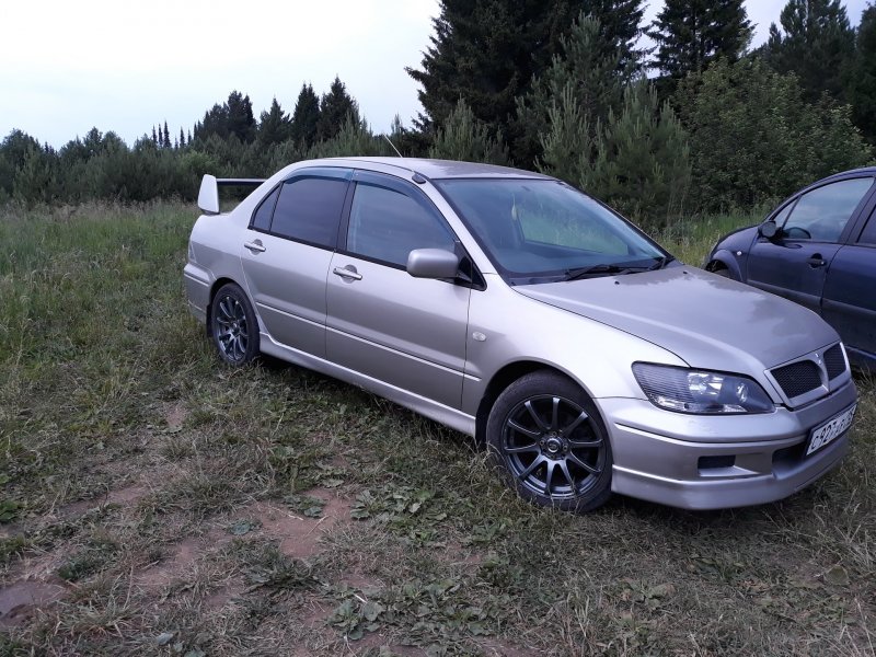 Mitsubishi Lancer Cedia