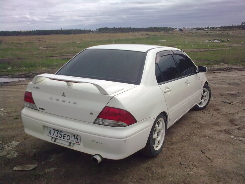 Mitsubishi Lancer 9 Cedia