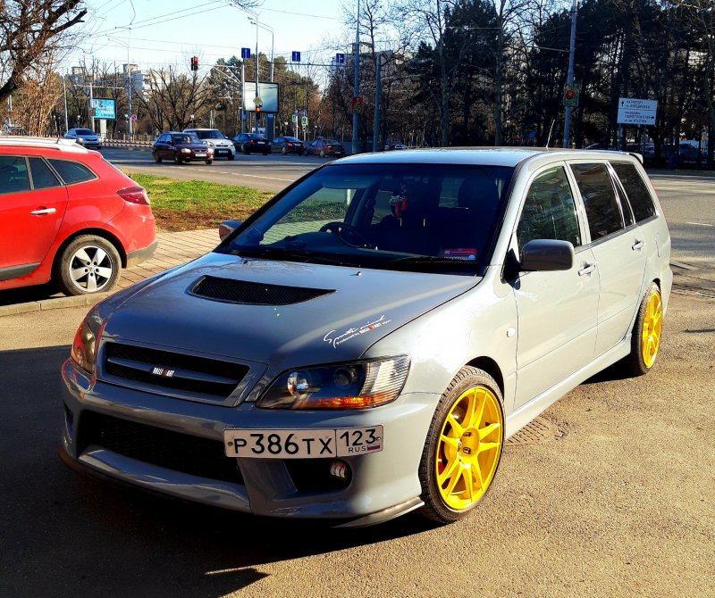 Mitsubishi Lancer Cedia
