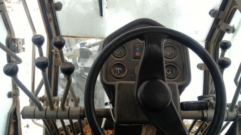 Грейдер gr165 внутри