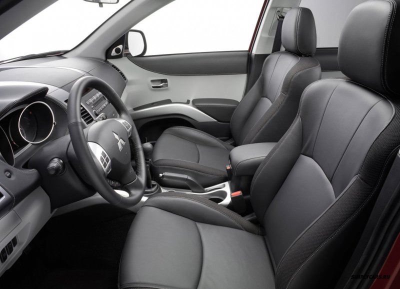 Mitsubishi Outlander 2007 интерьер