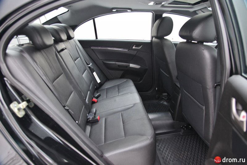 Geely Emgrand ec7 задний ряд