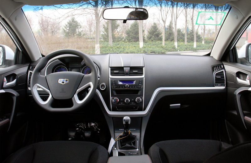 Geely Emgrand 7 салон