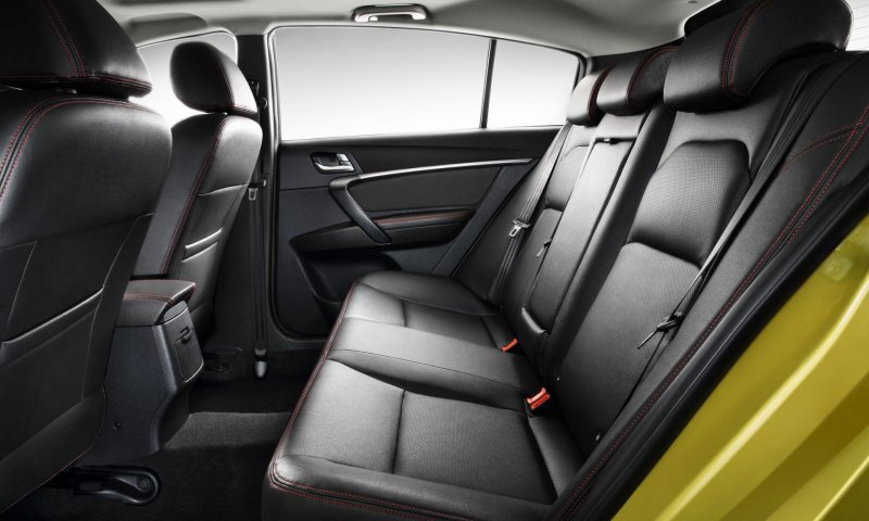 Geely Emgrand 7 салон