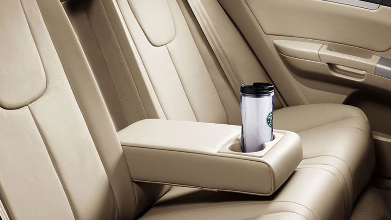 Geely Emgrand ес7 салон