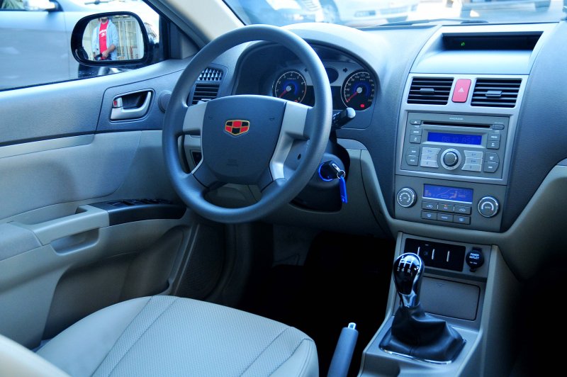 Geely Emgrand ec7 салон