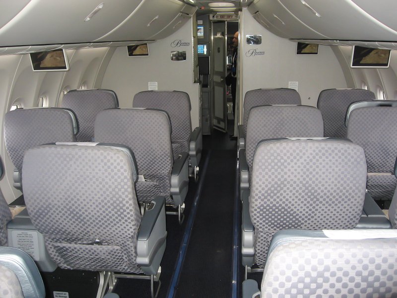 Boeing 737-900 er салон
