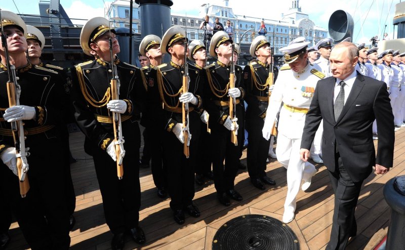 В.В.Путин в день ВМФ В Петербурге