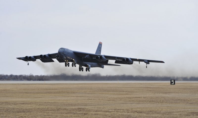 B52h бомбардировщик