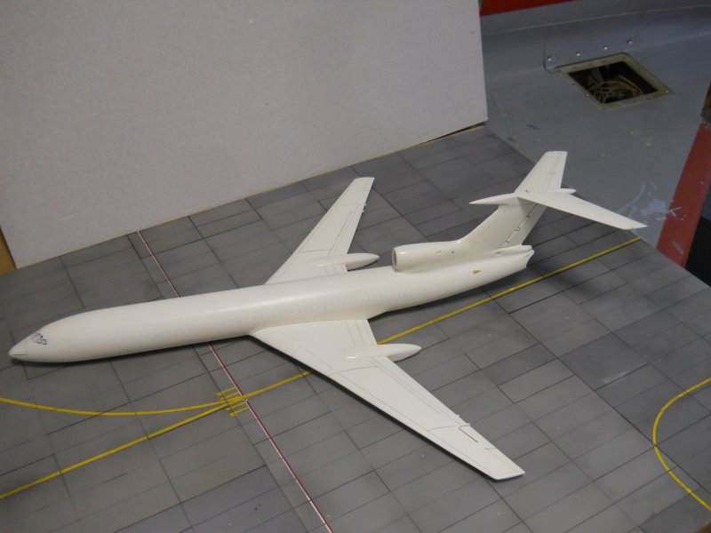 Модель самолета ту-154б-2 масштаб 1:72