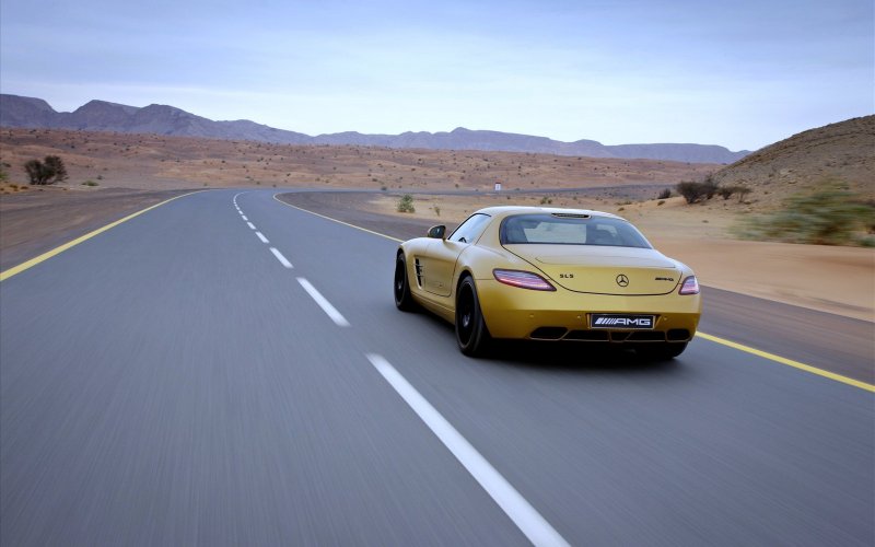 Мерседес SLS AMG скорость