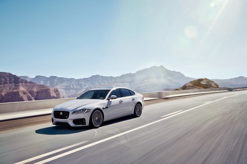 Jaguar XF 1920x1080