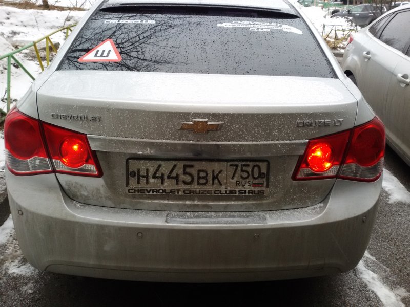 Chevrolet Cruze 2010 сзади