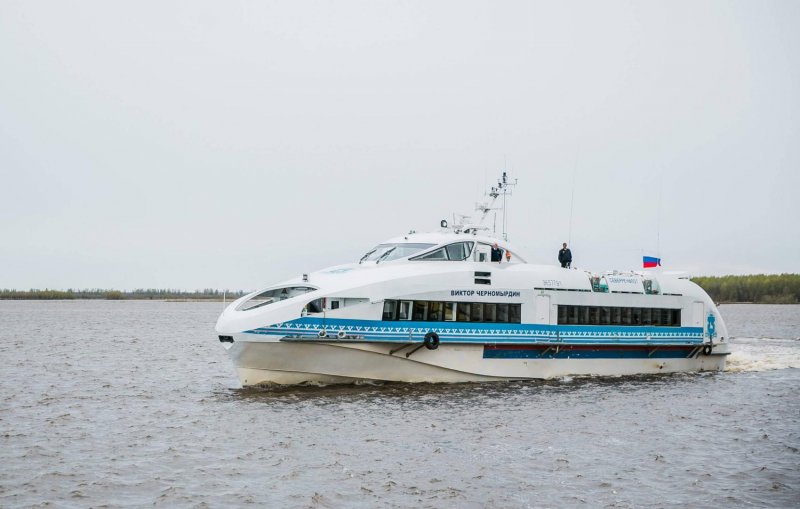 Речной пассажирский теплоход СПК Торнадо 250 м