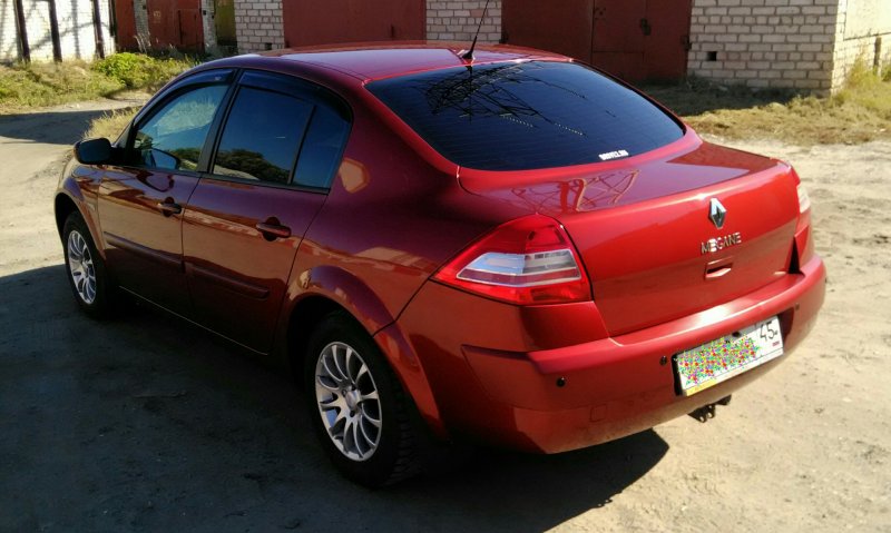 Рено Меган 2 красный