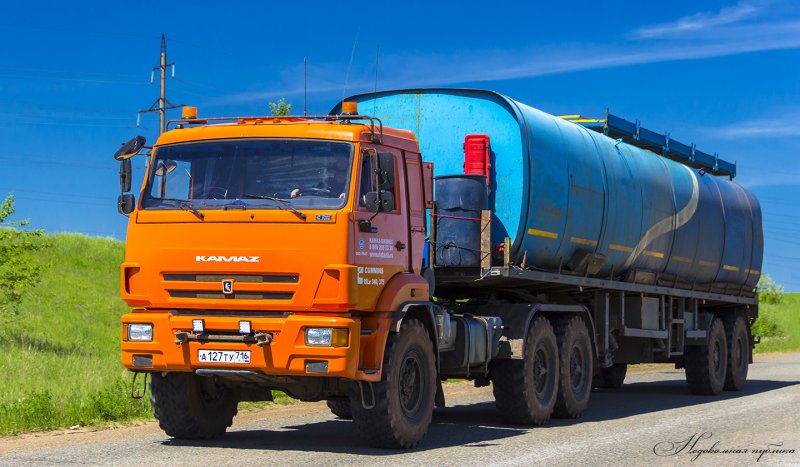 КАМАЗ 44108 тягач