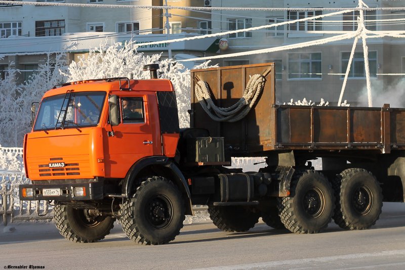 КАМАЗ 44180