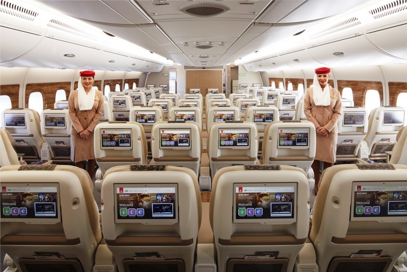 Самолет Emirates a380 салон