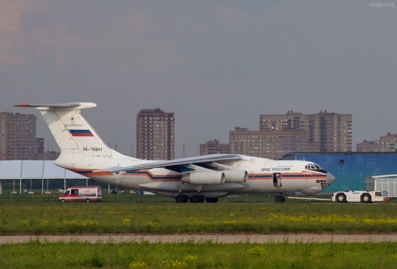 Американец на фоне ил 76