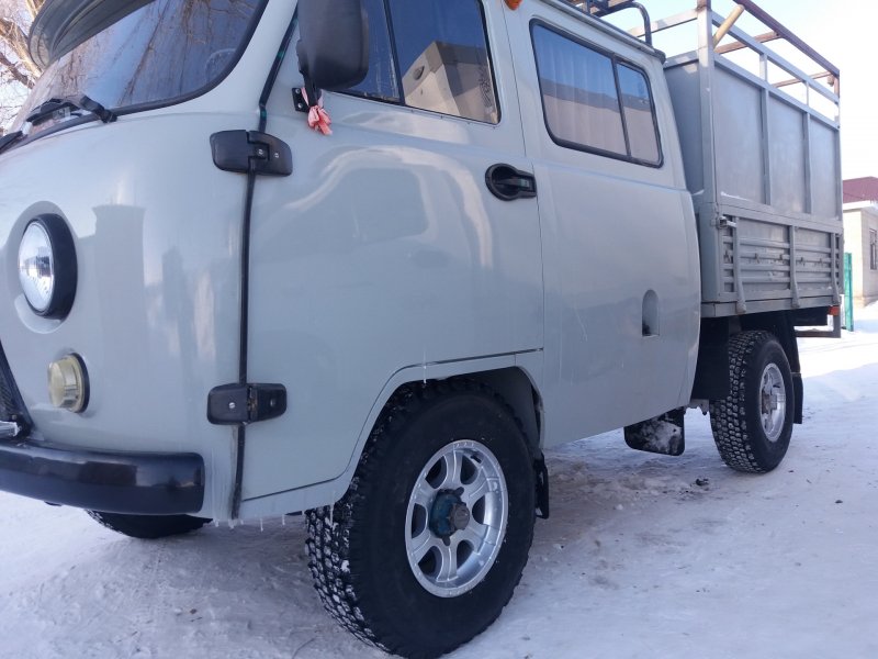 УАЗ 39094 на 33 колесах